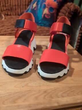 Sorel Red Kinetic Platform Sport Sandals